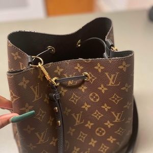 Louis Vuitton NéoNoé Bucket Bag